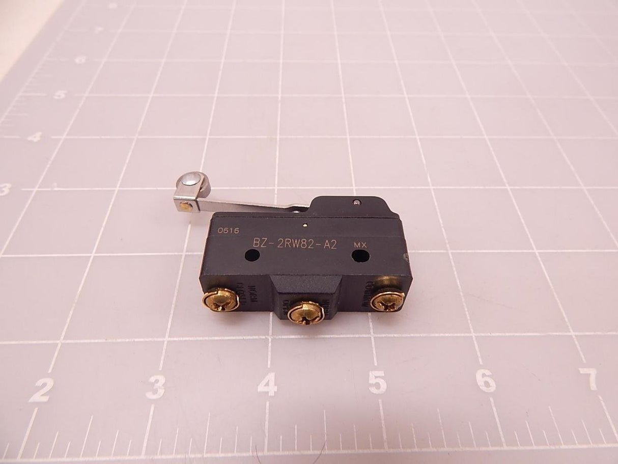Honeywell BZ-2RW82-A2 Switch, Standard, Basic, SPDT, 15 AMPS, 3.5 OPERATING FORCE