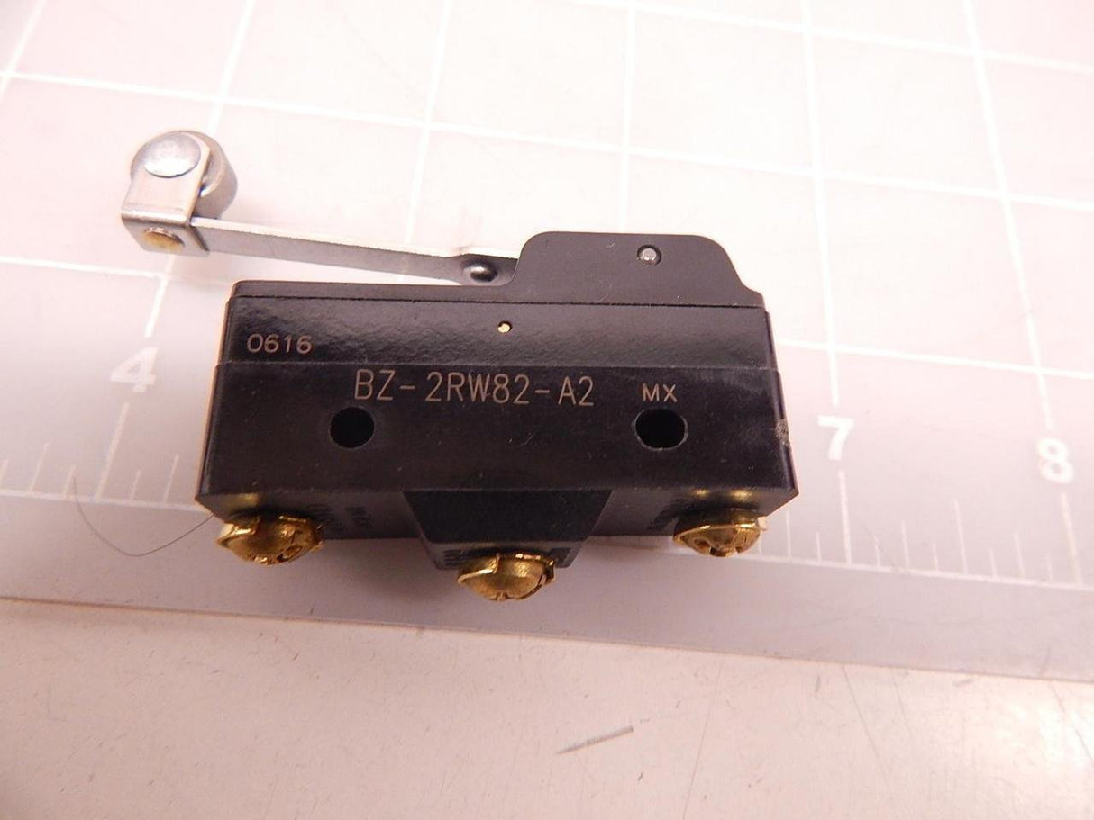 Honeywell BZ-2RW82-A2 Switch, Standard, Basic, SPDT, 15 AMPS, 3.5 OPERATING FORCE