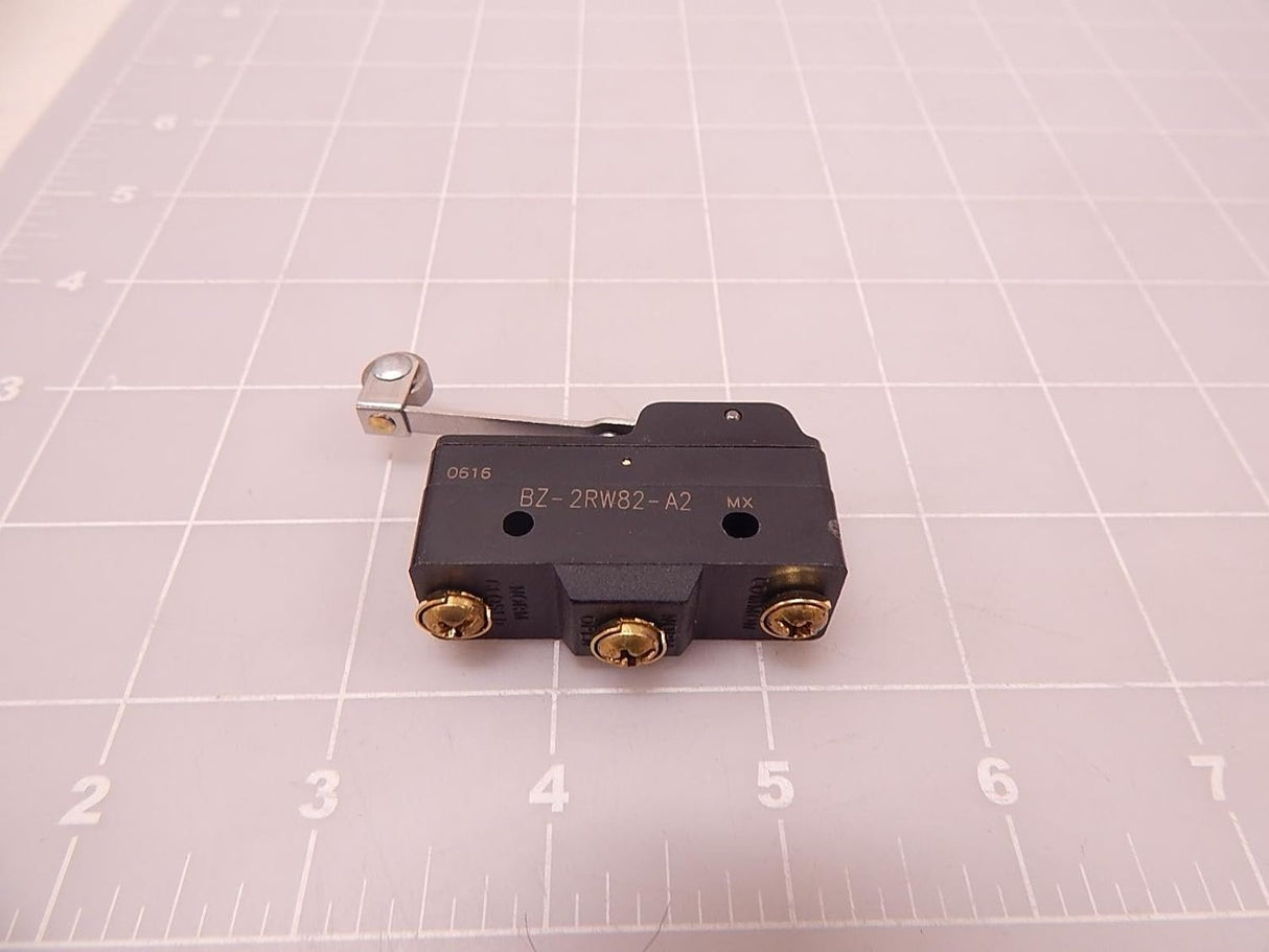 Honeywell BZ-2RW82-A2 Switch, Standard, Basic, SPDT, 15 AMPS, 3.5 OPERATING FORCE