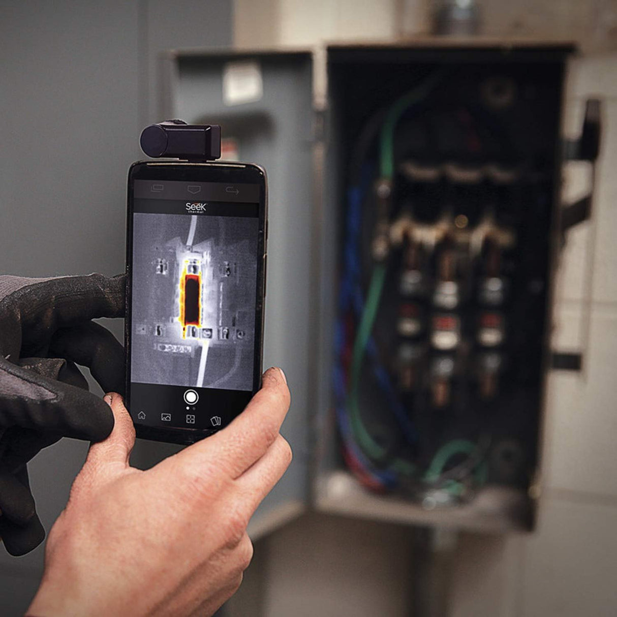 Seek Thermal CompactPRO – High Resolution Thermal Imaging Camera for Android USB-C,Black,Brown